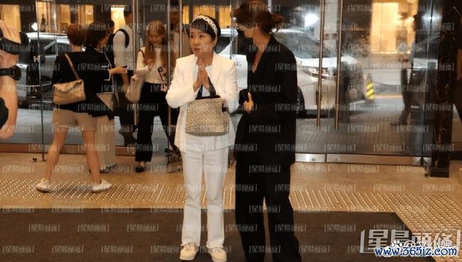 谢贤去世狄波拉首度开腔 哽咽回应葬礼安排