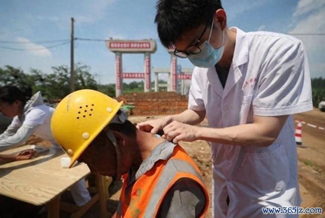50度高温还不够,台风红霞要给20个省添个火,大范围酷热将东移!